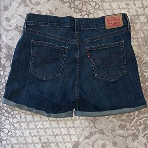 Women’s Levi’s shorts